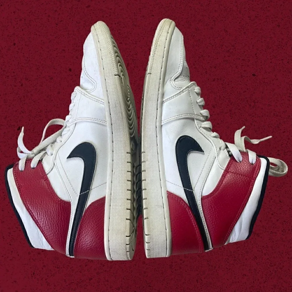 Jordan 1 Chicago bred shoes